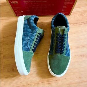 Vans Old Skool 'Olive Blue'
VN000CP5BMB Women 9.5 US Mens
8.0 US